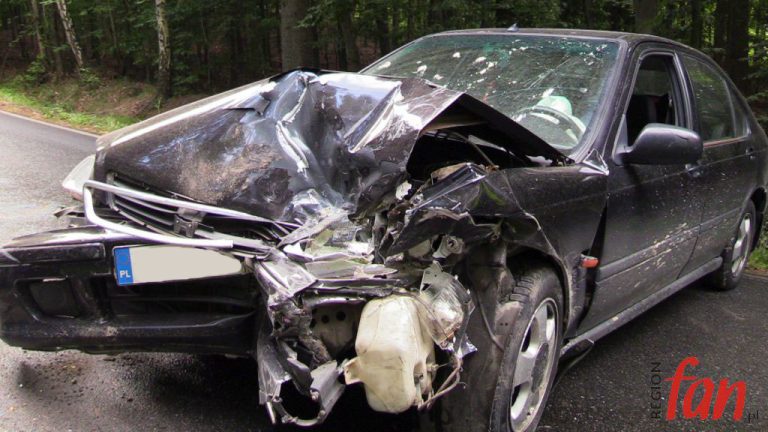 Czołówka na leśnej powiatówce (FOTO)