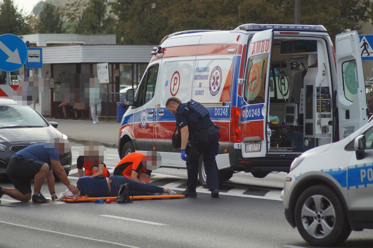 Kolejna rowerzystka potrącona na pasach