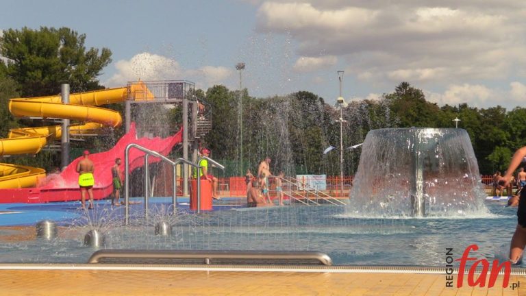 Ostatki na basenie miejskim (FOTO, WIDEO)