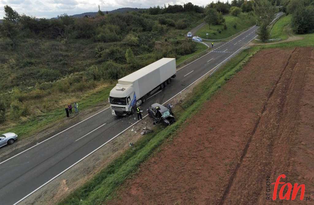 Dwie kolizje pod Dobromierzem. Jedna osoba zginęła (FOTO, WIDEO)