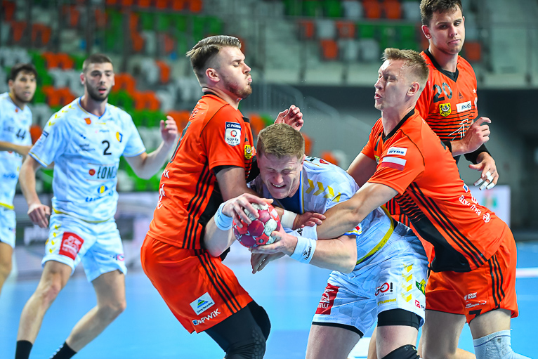 Mistrzowie Polski z triumfem (FOTO)