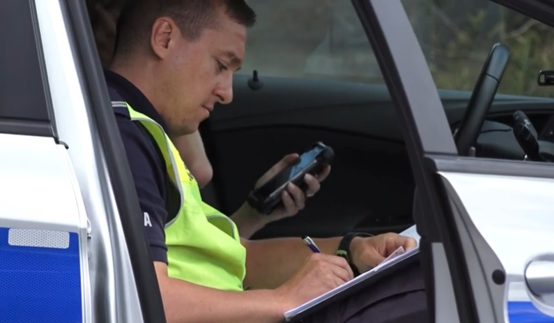 Przez wieś na podwójnym gazie