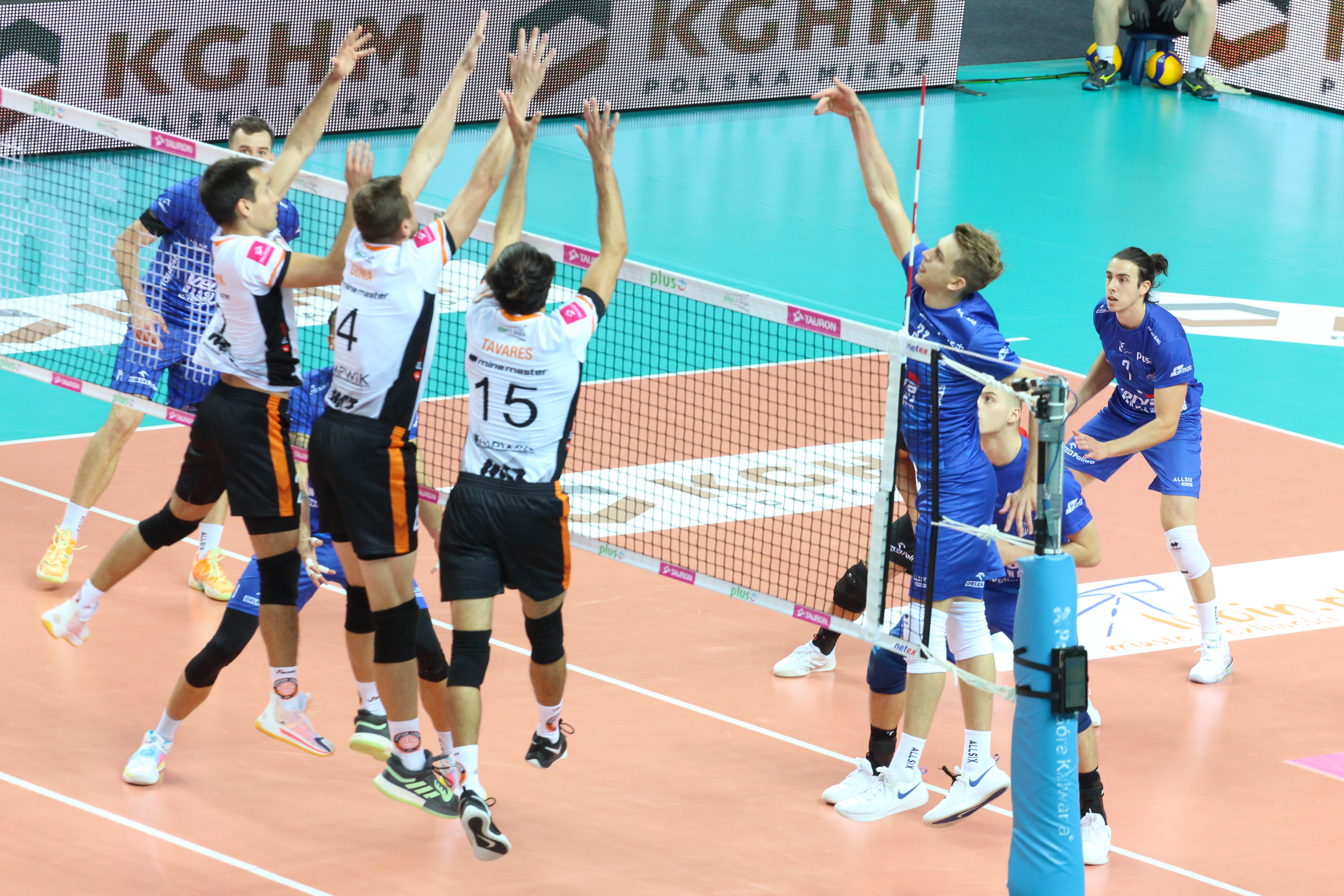 Cztery sety w Hali Torwar. Miedziowi bez punktów