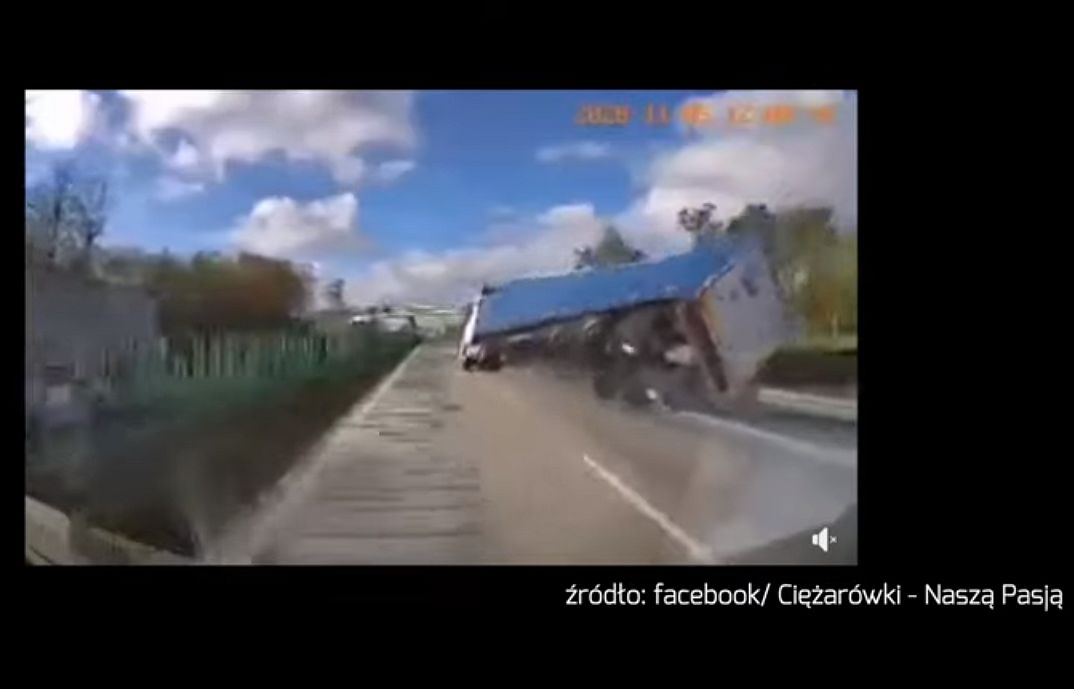 „Położył” ciężarówkę, uciekł policji (WIDEO)
