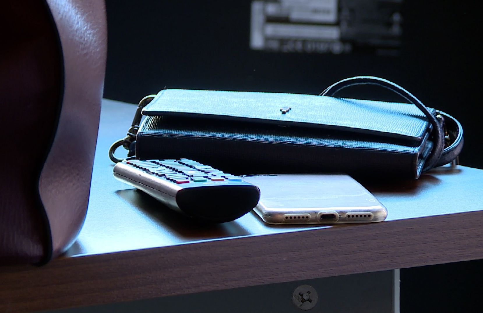 Wchodziła jak do siebie, kradła jak w transie (WIDEO)