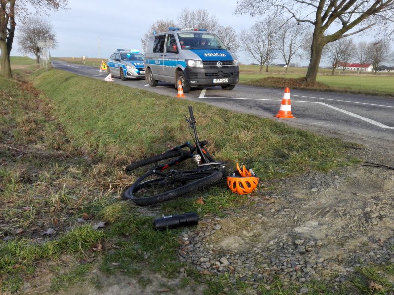 Groźny wypadek, nietrzeźwi kierowcy i seria interwencji