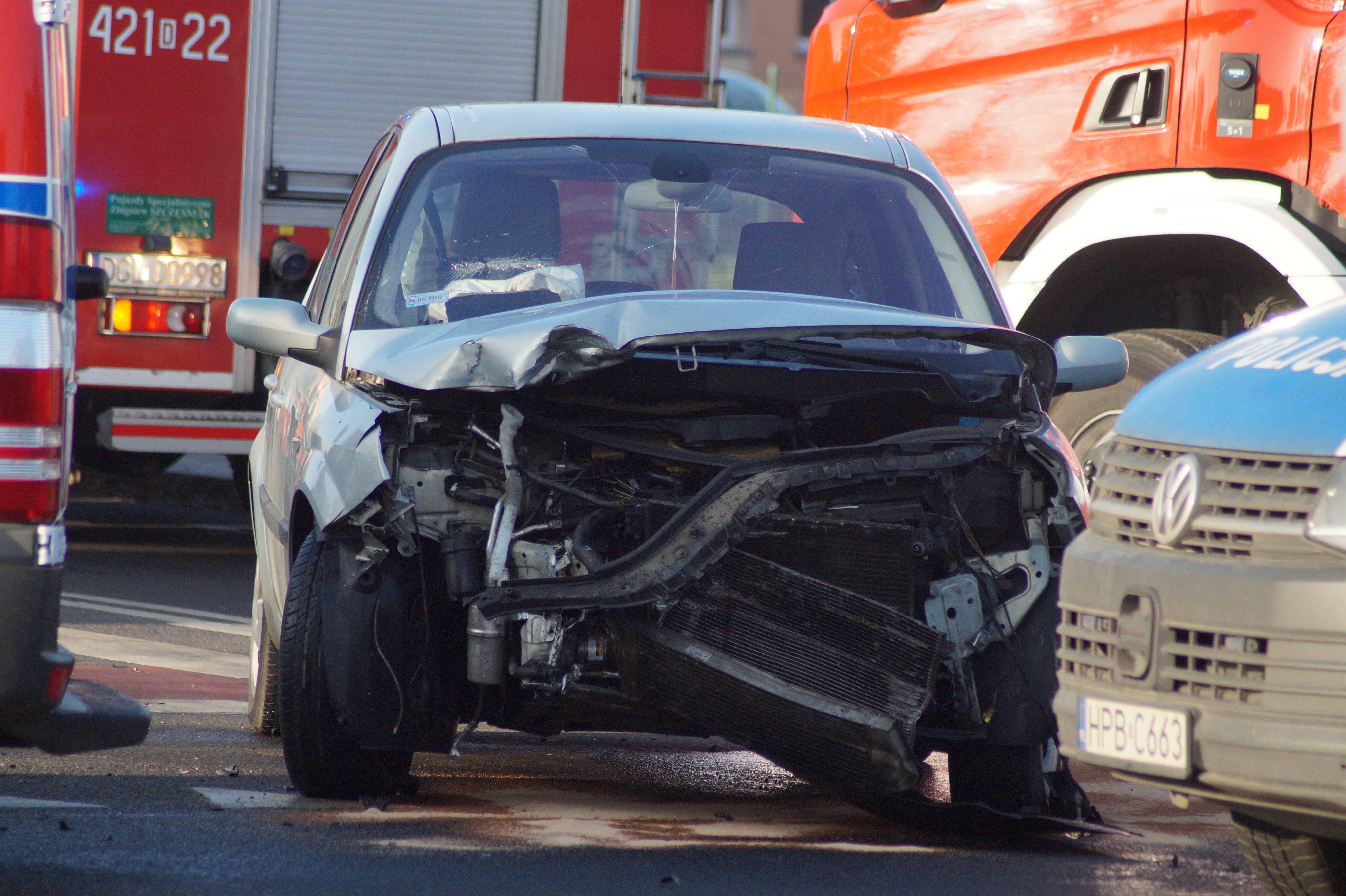 Seria wypadków na drogach. Lądował śmigłowiec LPR