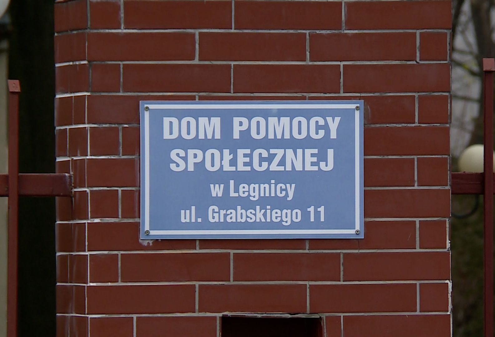 Koronawirus w DPS-ie. Pomagają żołnierze (WIDEO)