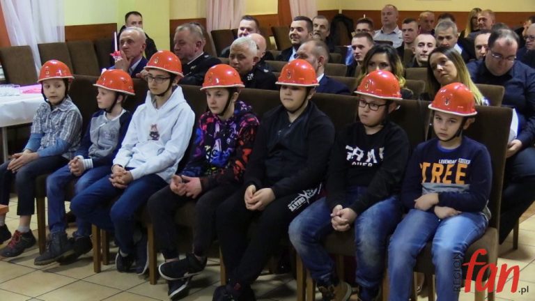 Strażacy z Męcinki doposażeni (WIDEO)