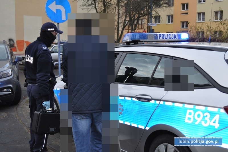 Potrącił na pasach matkę z synem