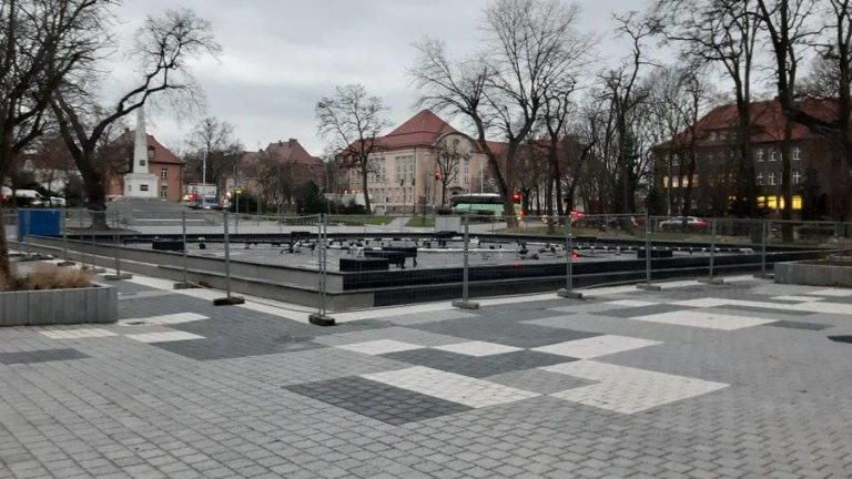 Kto dokończy Plac Słowiański?