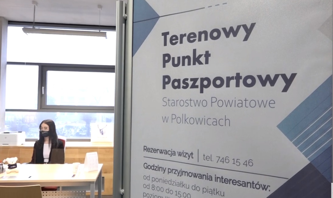 Pierwsze wnioski o paszport przyjęte