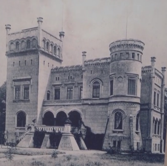 Piękny zamek w Parku Wrocławskim