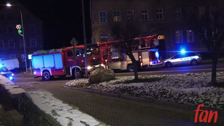 Ewakuacja mieszkańców na Placu Wolności (WIDEO)