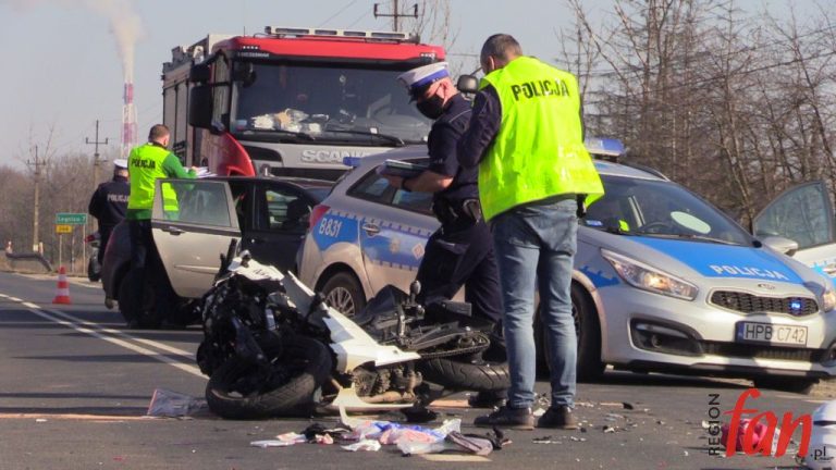Zderzenie na DW364, poszkodowana motocyklistka (FOTO, WIDEO)