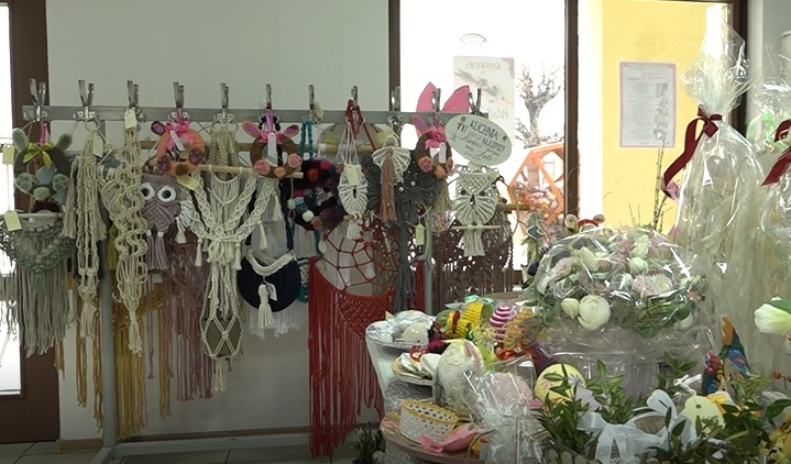 Kolorowy kiermasz pomocą w chorobie