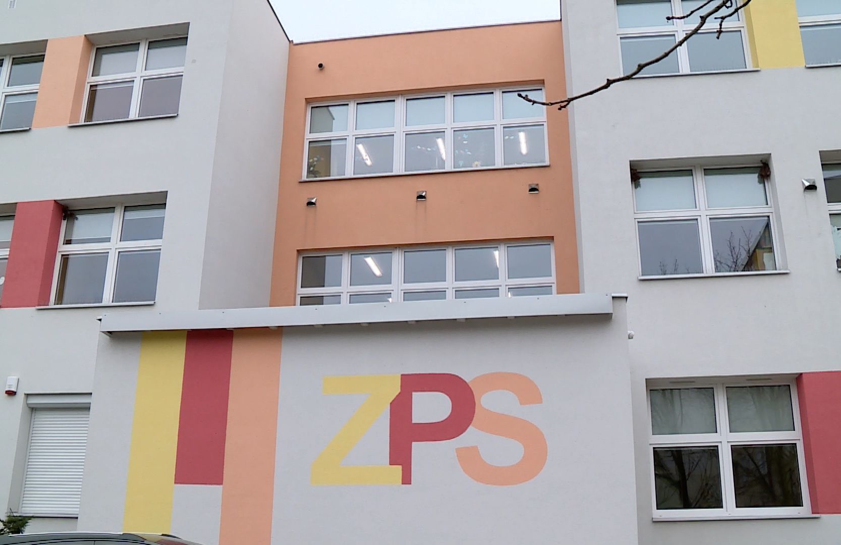 Szkoła przegrała w sądzie z nauczycielką (WIDEO)