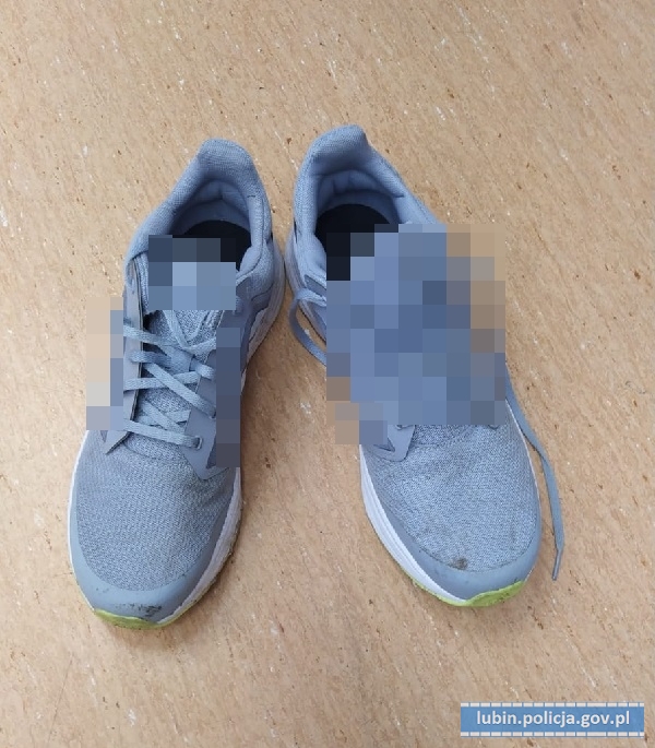 Musiał oddać skradzione buty, śpiewał „pójdę boso…”