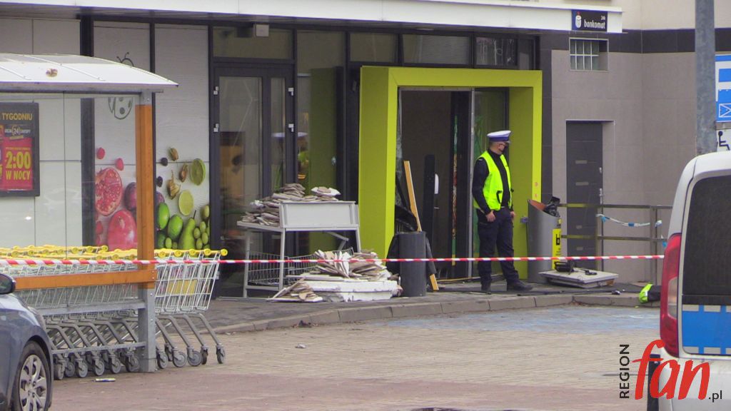 Włamanie do bankomatu (WIDEO)