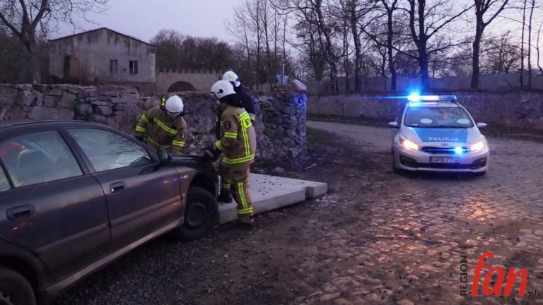 Kierowca Carismy poszukiwany (FOTO, WIDEO)