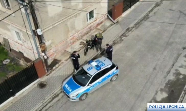 Miał 3 zakazy, wpadł… na motorowerze (WIDEO)
