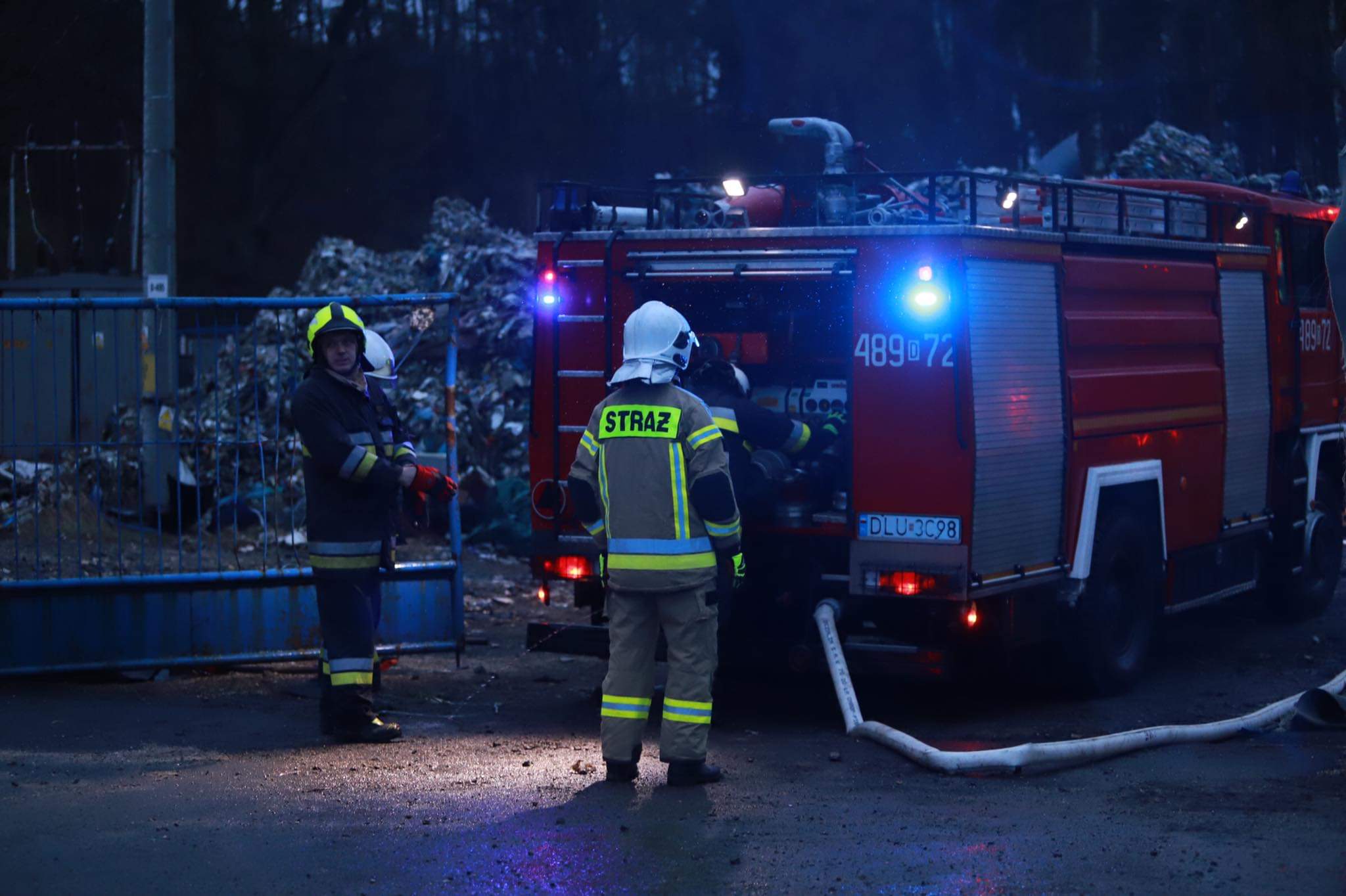 Pożar na składowisku w Kłopotowie