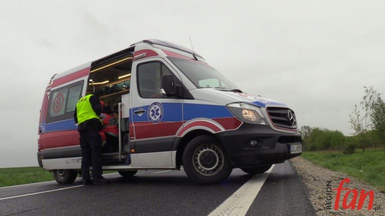Czołowe zderzenie pojazdów pod Jaworem. 20-letni kierowca nie przeżył (WIDEO)