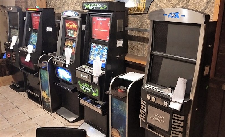 Na nielegalnym hazardzie mogli zarobić nawet pół miliona (WIDEO)