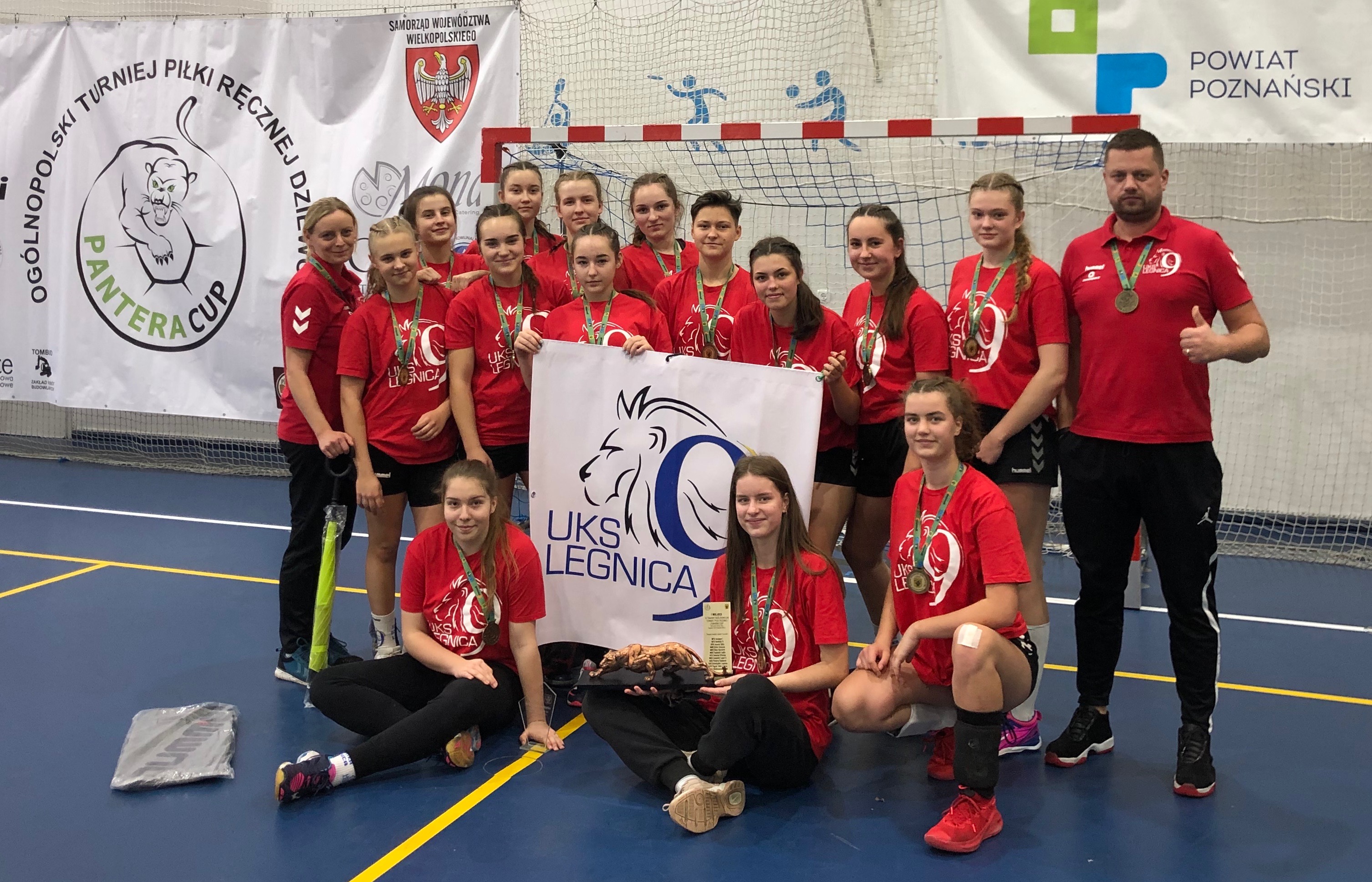 Szczypiornistki UKS DZIEWIĄTKI LEGNICA ponownie w najlepszej czwórce Polski!