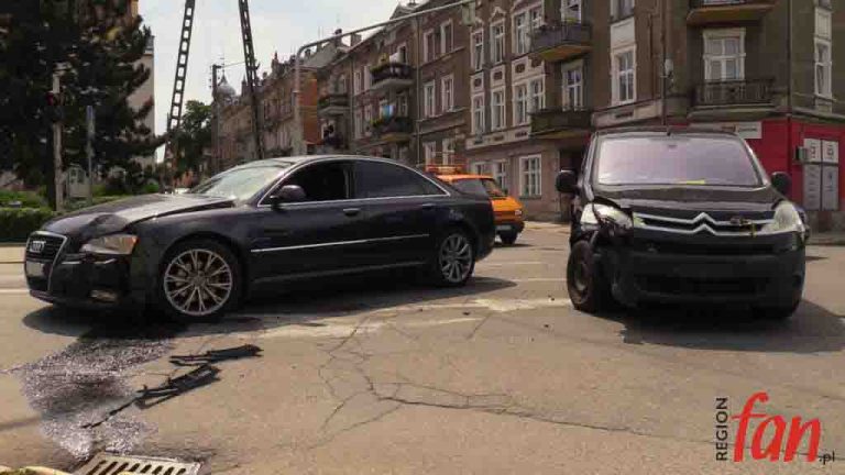 Wjechał na czerwonym… (FOTO)