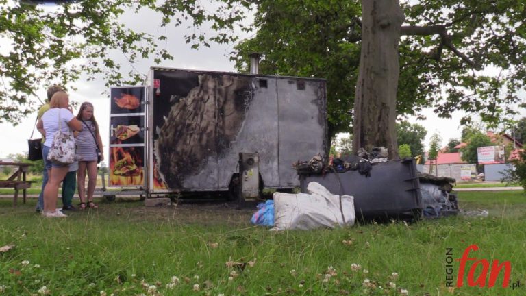Pożar budki gastronomicznej przy ul. Słowackiego (WIDEO)