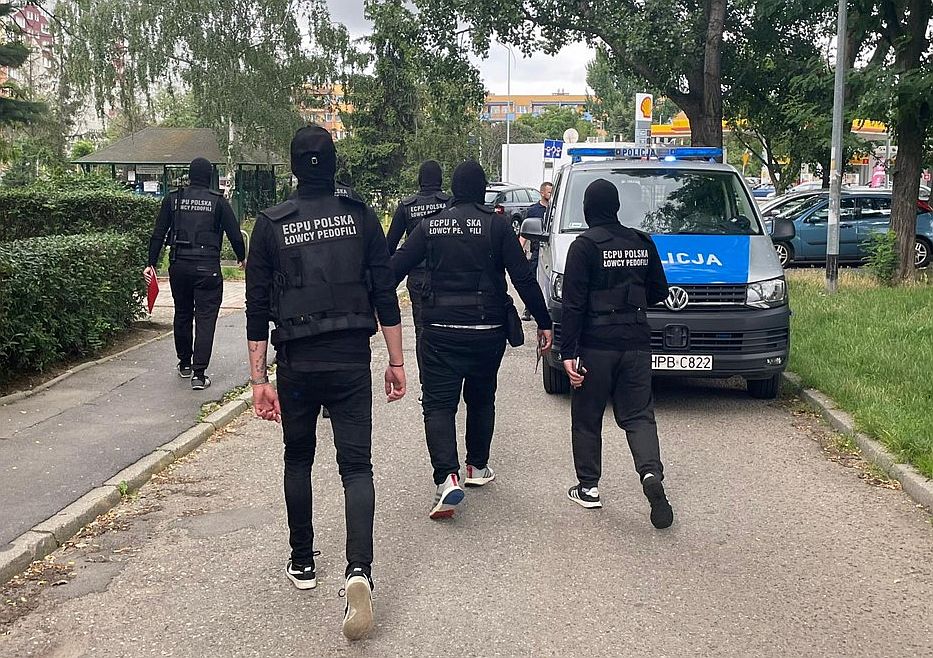 Ojciec 2 synów usłyszał zarzuty za pedofilię (WIDEO)