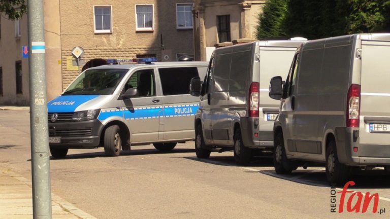 Przez byłą partnerkę zniszczył drzwi