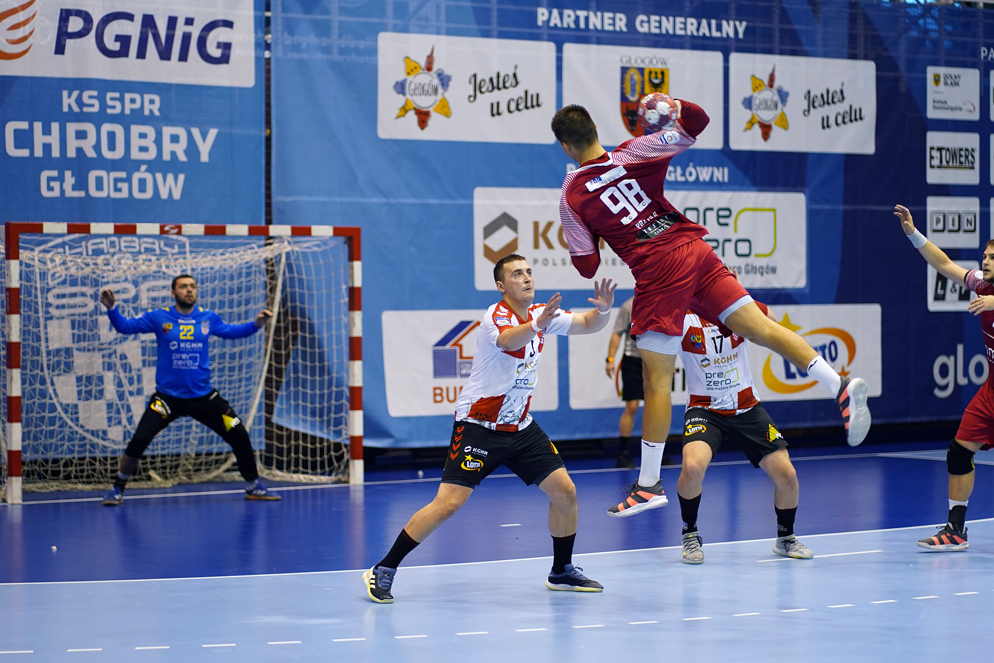 Chrobry walczył, ale przegrał po karnych