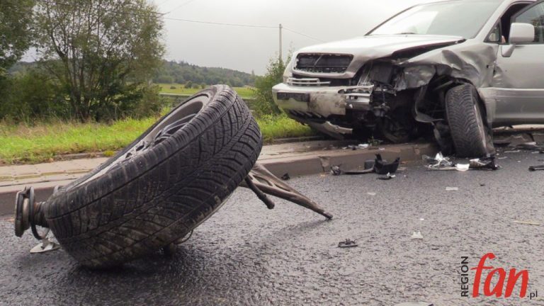 BMW wpadło w poślizg (WIDEO)