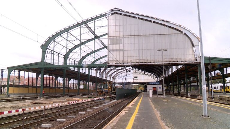 Remont dworca trwa, długi rosną (WIDEO)