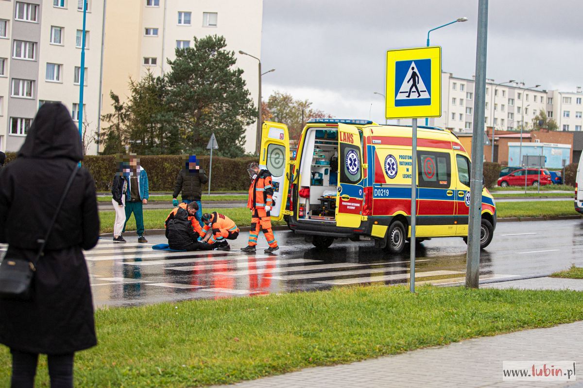 Kobieta i dziecko potrąceni na przejściu