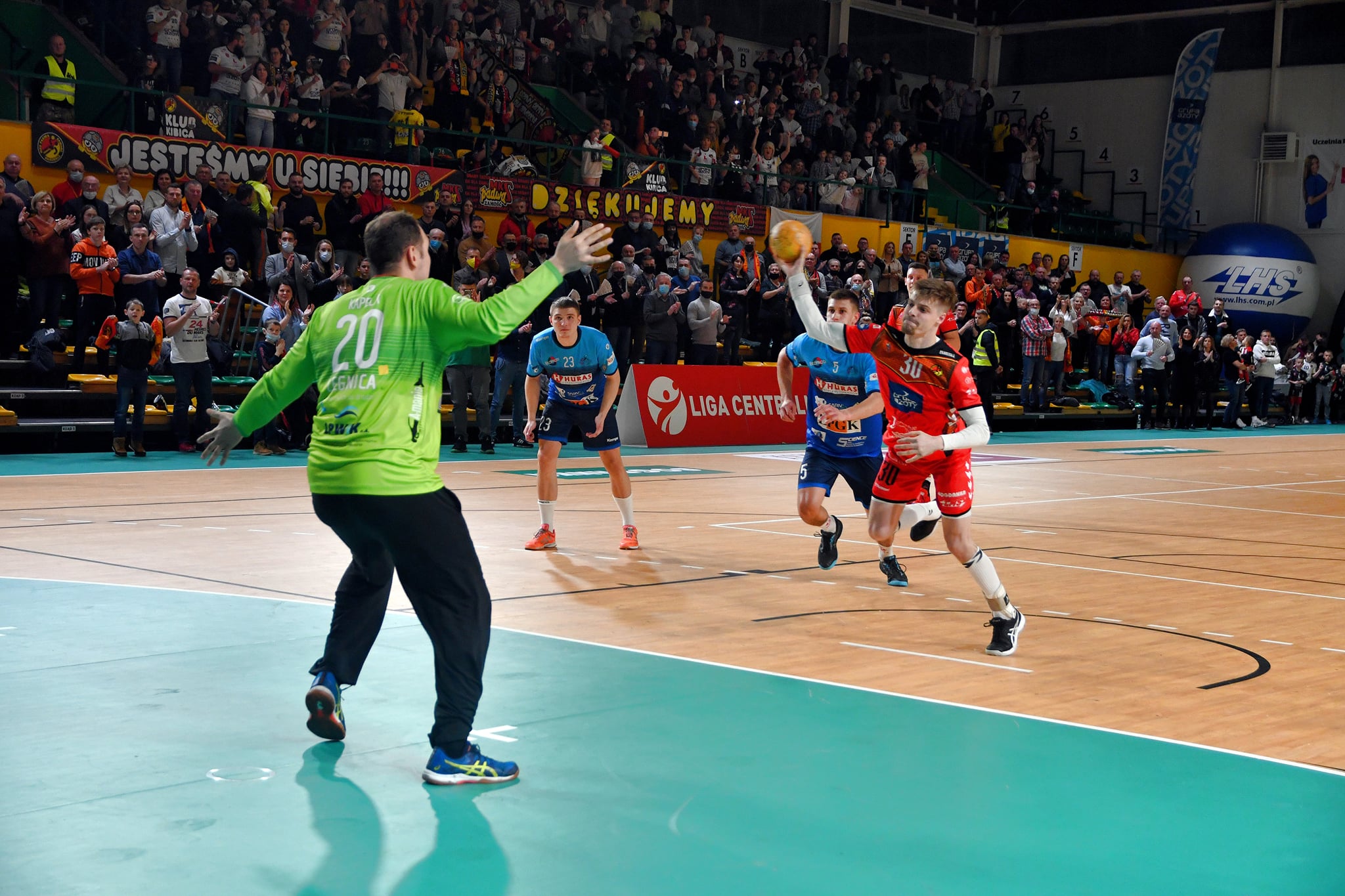 Siódemka Miedź Huras rzutem na taśmę wygrała z Warmią