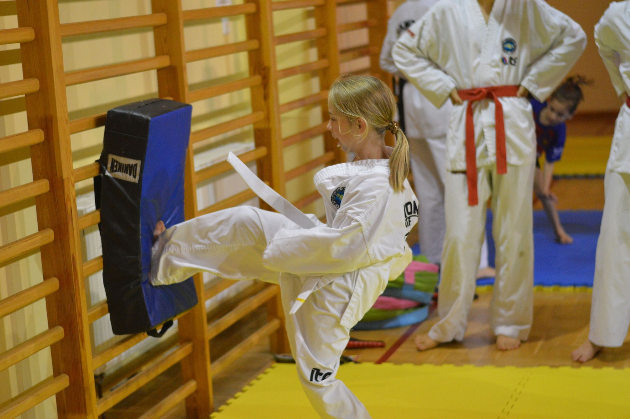 Turniej mikołajkowy i egzaminy na wyższe stopnie KKSW