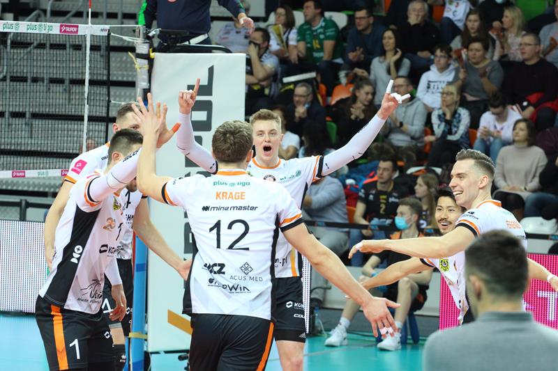 Ważne zwycięstwo Miedziowych Lisów w Hali RCS