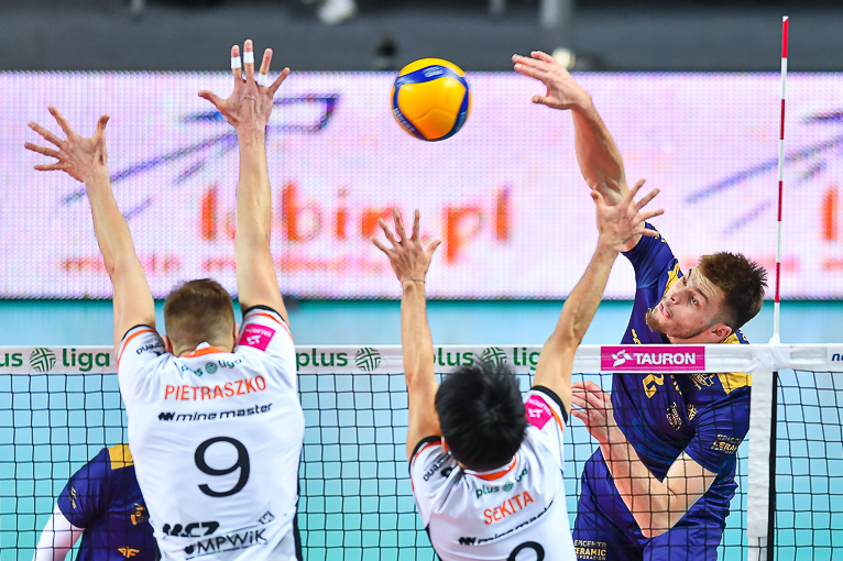 Zaległe spotkanie na korzyść przyjezdnych