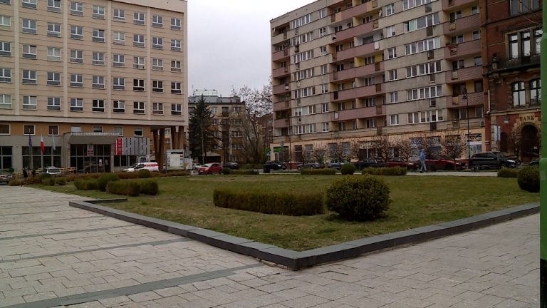 Czas ucieka a plac czeka (WIDEO)