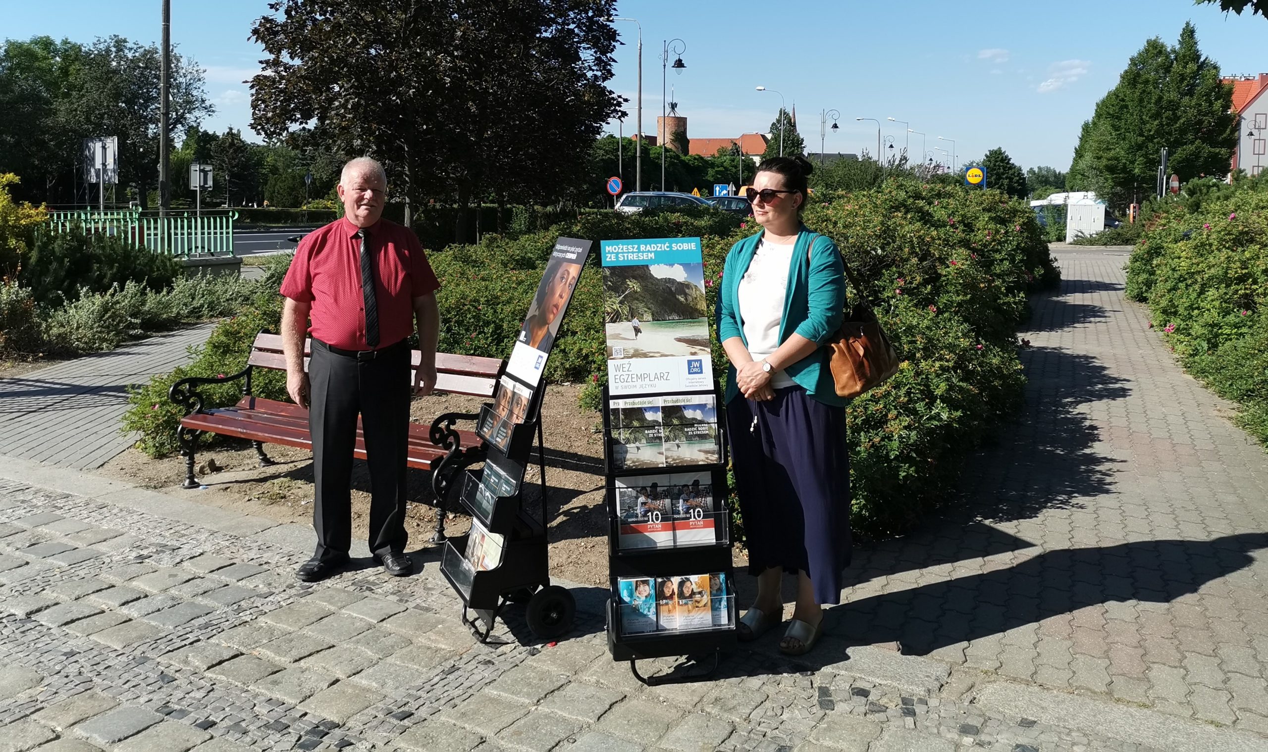 Świadkowie Jehowy wznawiają działalność publiczną