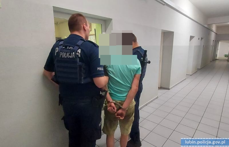 Pijany przewrócił się niosąc 3-letnią córkę