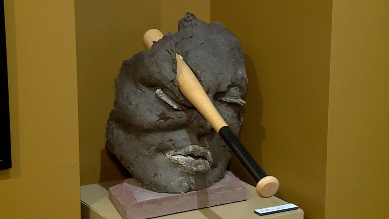 Wystawa zniszczona! (WIDEO)