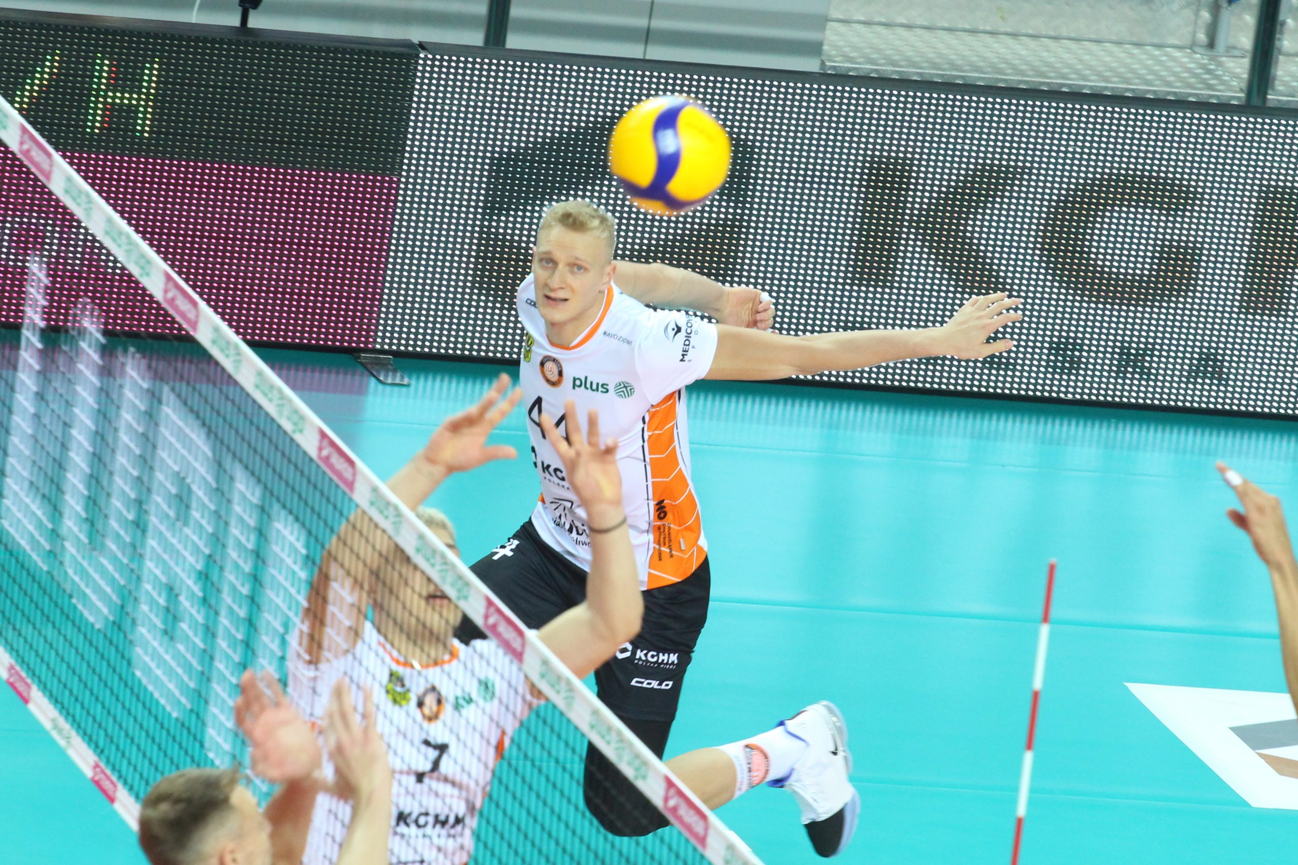 Lisy dalej w dołku. Szósta porażka