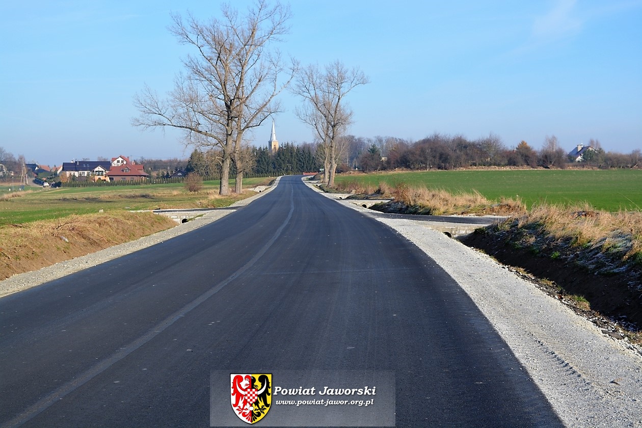 Nowa droga i chodniki dzięki unijnej pomocy  (FOTO)