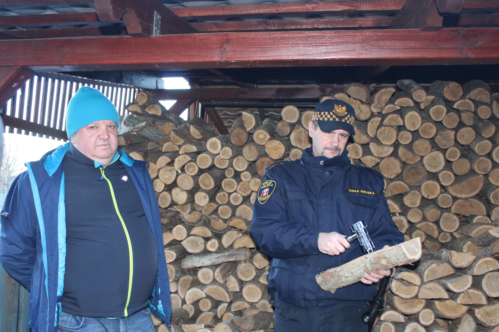 Straż Miejska bezpłatnie sprawdzi wilgotność drewna (WIDEO)