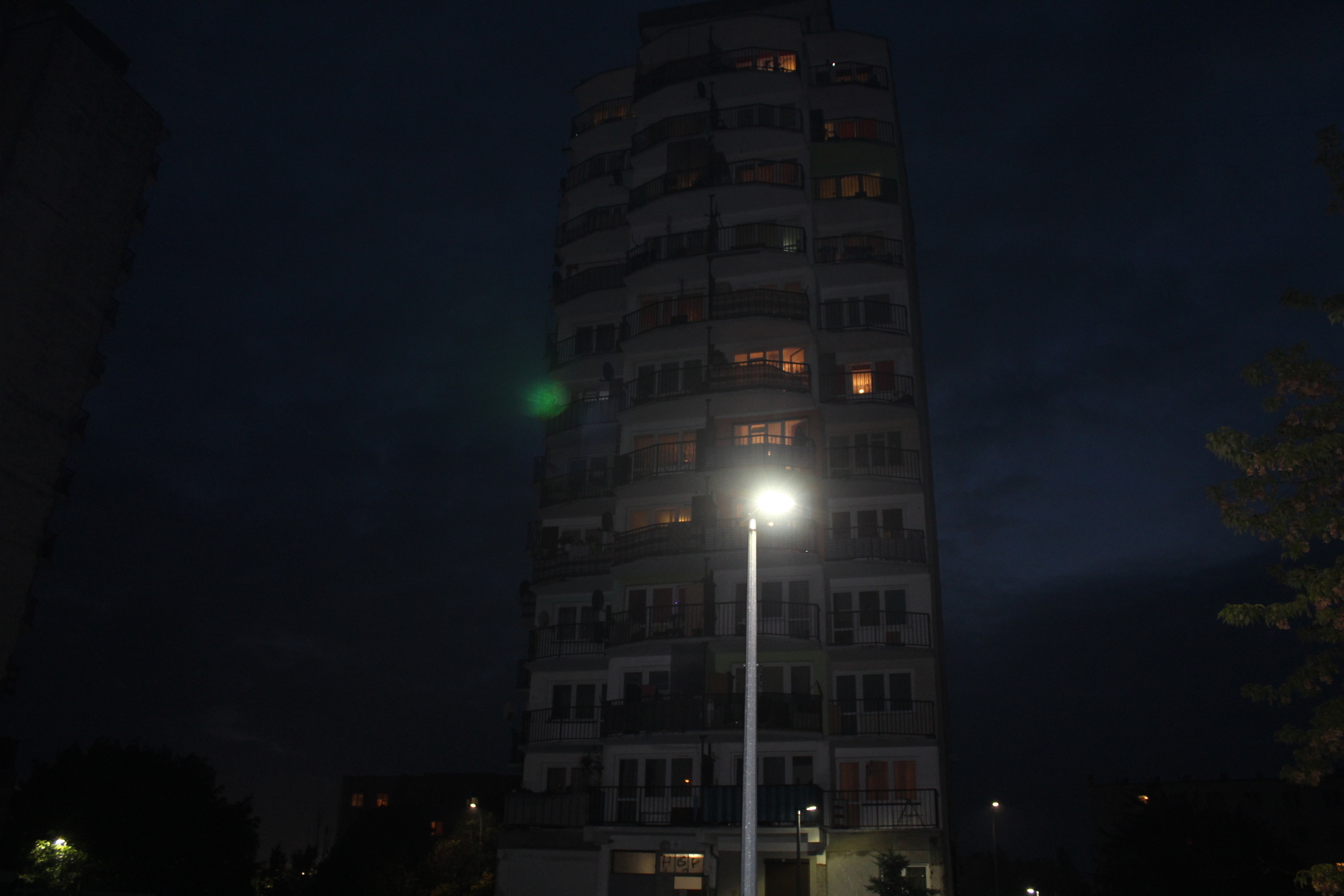 POLKOWICE. Alarm, bez dymu, w wieżowcu (FOTO)