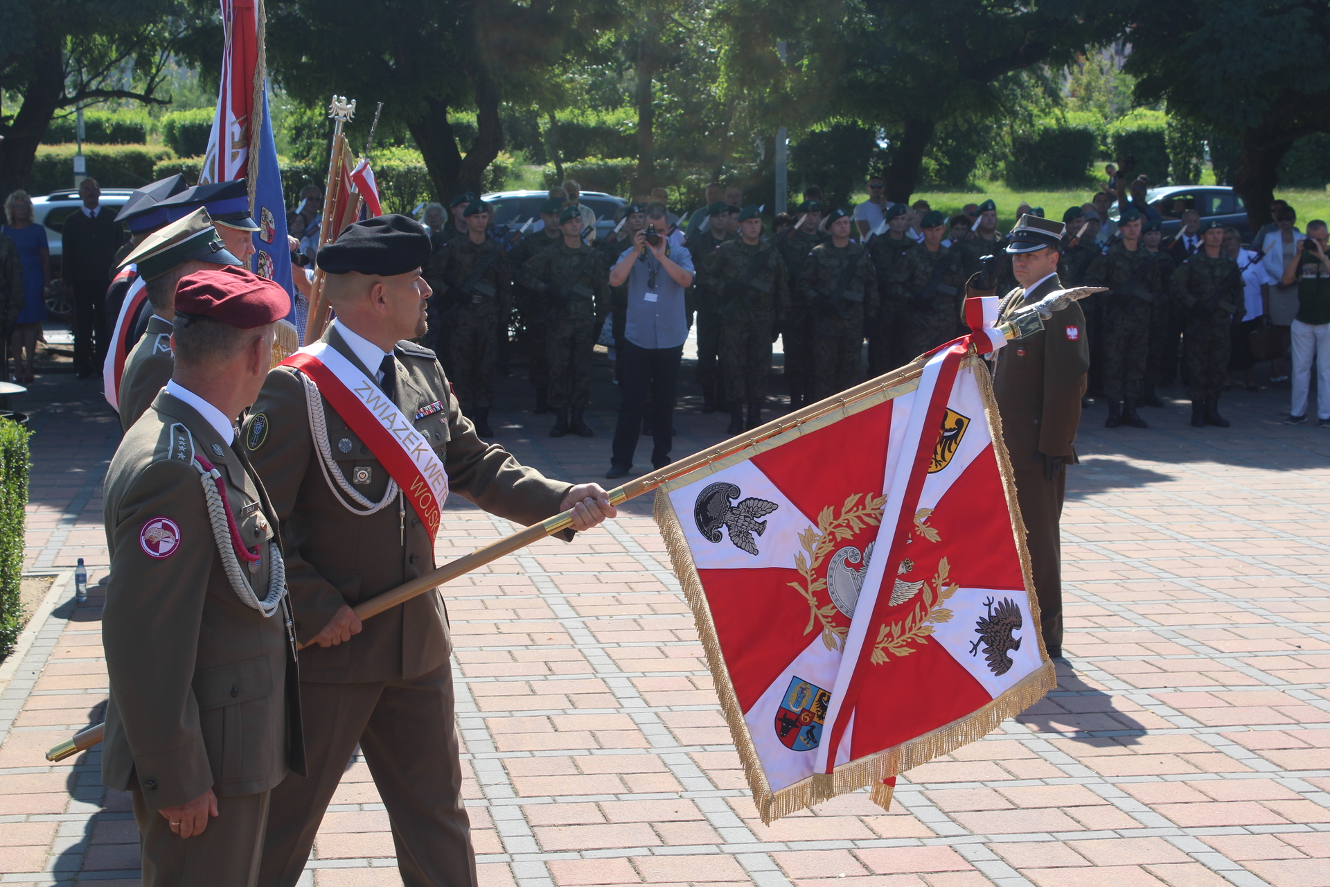 Wojskowe awanse i odznaczenia w Głogowie (FOTO)